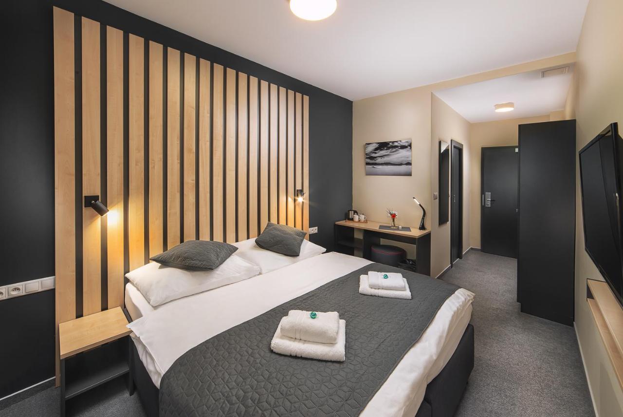 Timeout City Hotel Liptovsky Mikulas Room photo