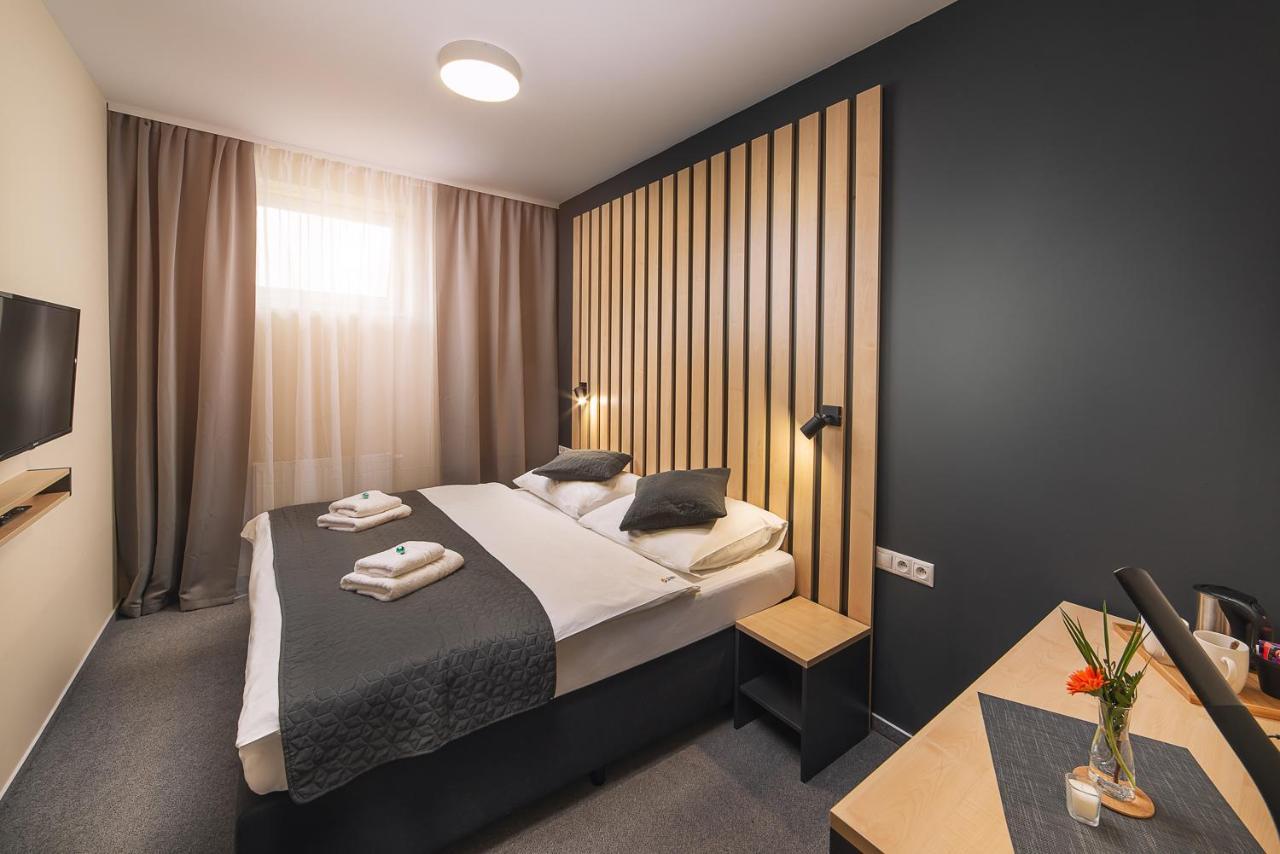 Timeout City Hotel Liptovsky Mikulas Room photo
